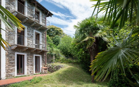 Malpaga: Zone Résidentielle, Domicile, Balcon, Biens, Aménagement Paysager, Cour, Villa, Arrière-Cour, Hacienda