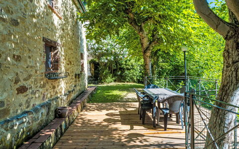 Fibbialla: Bois, Printemps, Jardin, Brindille, Ombre, Arrière-Cour, Cour, Clôture, Mobilier De Jardin, Accueil Escrime