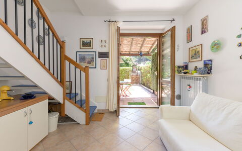 La Molletta: Design Intérieur, Sol, Sol, Meubles, Porte, Domicile, Appartement, Pièce, Plante D'Appartement, Tache De Bois
