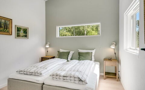 Adrian - 500M from the Sea: Design Intérieur, Lit, Chambre, Sol, Sol, Meubles, Bois, Literie, Drap De Lit, Plafond