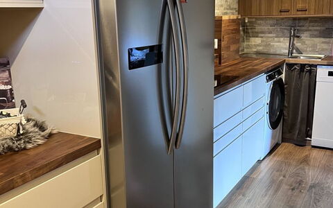 Chez Teddy Ug: Principaux Appliance, Sol, Bois, Appareil De Cuisine, Électroménager, Sol, Parquet, Tache De Bois, Cuisine, Dur