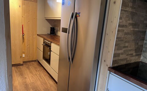 Chez Teddy Ug: Sol, Principaux Appliance, Sol, Bois, Appareil De Cuisine, Parquet, Meubles, Design Intérieur, Comptoir, Cuisine