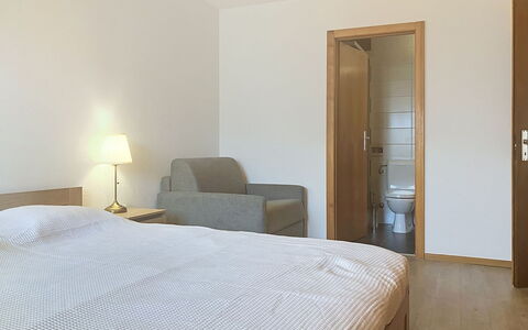 Résidence Croix de Coeur: Design Intérieur, Lit, Sol, Sol, Meubles, Chambre, Mur, Bois, Plafond, Pièce