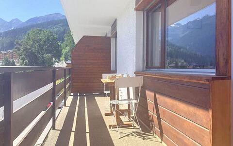 Résidence Croix de Coeur: Chaîne De Montagnes, Balcon, Ombre, Alpes, Crête, Vallée, Tache De Bois, Daylighting, Dur, Village De Montagne