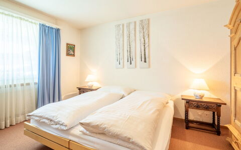 Haus Ner A1: Lit, Meubles, Design Intérieur, Chambre, Mur, Drap De Lit, Sol, Literie, Bois, Sol