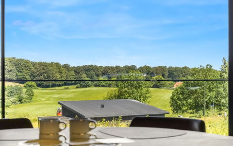 Sedine - 500M from the Sea: Herbe, Domicile, Lot Terre, Jardin, Couverture De Sol, Porte, Siding, Ferme, Batiments Jardin