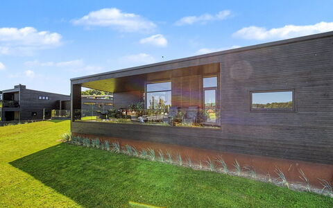 Sedine - 500M from the Sea: Herbe, Façade, Architecture, Lot Terre, Domicile, Jardin, Couverture De Sol, Siding, Biens, Cour