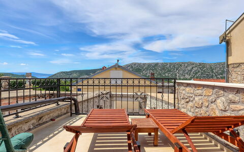 Villa Lara: Piscine, Zone Résidentielle, Thermes, Recours, Composite, Loisir, Biens, Gazon Artificiel, Hacienda, Villa