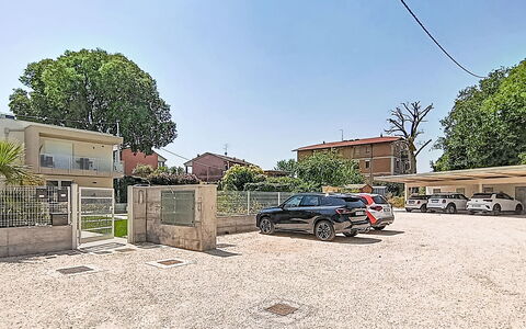 Residence Borgo Marinoni - Due: Piscine, Zone Résidentielle, Thermes, Recours, Composite, Loisir, Biens, Gazon Artificiel, Hacienda, Villa