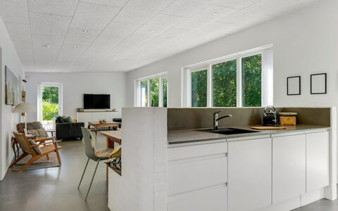 Øthi - 200M to the Fjord: Sol, Plafond, Bois, Sol, Design Intérieur, Meubles, Cuisine, Pièce, Parquet, Comptoir