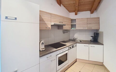 Vöstl: Cuisine, Appareil De Cuisine, Comptoir, Sol, Design Intérieur, Bois, Principaux Appliance, Cabinetry, Sol, Plafond