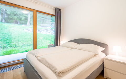 Cuolm Liung Apt. 52: Design Intérieur, Chambre, Lit, Pièce, Cadre De Lit, Literie, Drap De Lit, Plafond, Linge, Oreiller