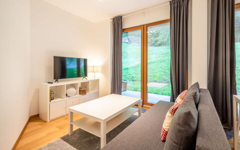 Cuolm Liung Apt. 52: Design Intérieur, Sol, Meubles, Sol, Salon, Pièce, Parquet, Canapé, Appartement