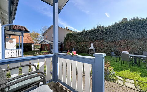 Wiek 200: Domicile, Zone Résidentielle, Maison, Porche, Porte, Ombre, Mobilier De Jardin, Biens, Jardin, Cour