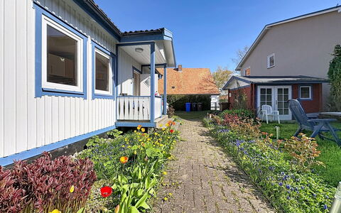 Wiek 200: Maison, Domicile, Zone Résidentielle, Toit, Arbuste, Siding, Chalet, Porte, Jardin, Cour