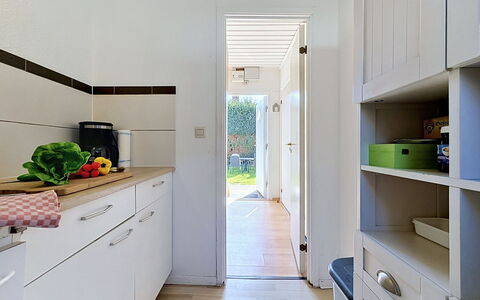 Wiek 200: Sol, Bois, Design Intérieur, Cuisine, Sol, Comptoir, Cabinetry, Appareil De Cuisine, Plafond, Domicile