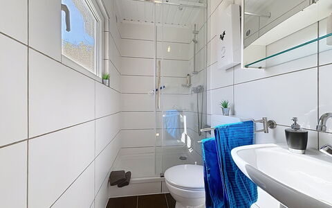 Wiek 200: Luminaire Plomberie, Sol, Design Intérieur, Salle De Bains, Sol, Évier, Plomberie, Robinet, Toilette, Plafond