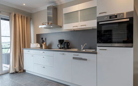 Rambin 100: Cuisine, Cabinetry, Comptoir, Sol, Principaux Appliance, Appareil De Cuisine, Design Intérieur, Tiroir, Sol, Placard
