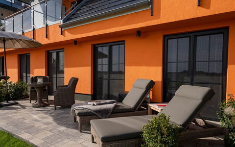 Rambin 100: Meubles, Orange, Design Intérieur, Chaise, Mobilier De Jardin, Appartement, Tache De Bois, Conception, Piscine, Hôtel