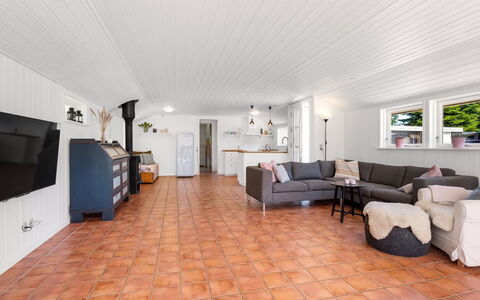 Lagho - 400M from the Sea: Bois, Sol, Sol, Plafond, Parquet, Dur, Canapé, Tache De Bois, Salon