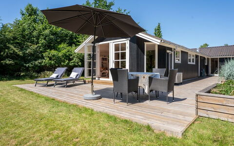 Lagho - 400M from the Sea: Toit, Domicile, Chalet, Porche, Porte, Plate-Forme, Ombre, Mobilier De Jardin, Dur, Biens