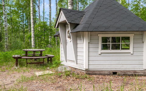 Lääsänäyräs: Meubles, Mobilier De Jardin, Chaise, Ombre, Tableau De Plein Air, Plante D'Appartement, Patio, Cour, Conception, Balcon