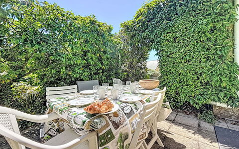 Keryargon: Meubles, Mobilier De Jardin, Chaise, Ombre, Tableau De Plein Air, Plante D'Appartement, Patio, Cour, Conception, Balcon