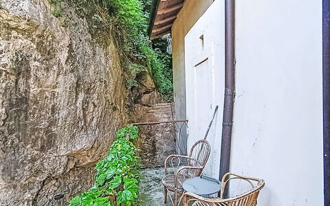 Via Monte Brione: Meubles, Mobilier De Jardin, Chaise, Ombre, Tableau De Plein Air, Plante D'Appartement, Patio, Cour, Conception, Balcon