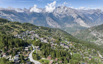La Tzoumaz 9000: Montagnes Relief, Montagne, Montagnes, Colline, Chaîne De Montagnes, Paysage, Station De Montagne, Terrain, Vallée, Pente