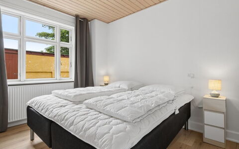 Toivo - 300M from the Sea: Chambre, Lit, Bois, Design Intérieur, Sol, Literie, Sol, Plafond, Cadre De Lit, Drap De Lit