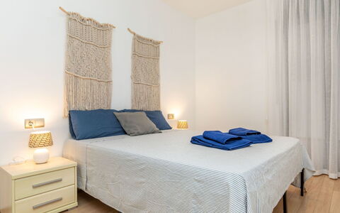 Matilde: Meubles, Chaise, Design Intérieur, Table, Pièce, Tache De Bois, Balcon, Plafond, Eco Hôtel, Dur