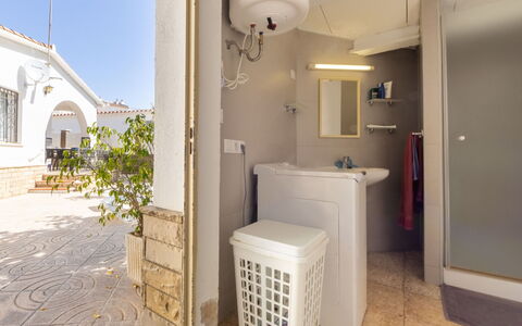 La Sirena: Meubles, Chaise, Design Intérieur, Table, Pièce, Tache De Bois, Balcon, Plafond, Eco Hôtel, Dur