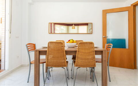 Sagredo: Meubles, Chaise, Design Intérieur, Table, Pièce, Tache De Bois, Balcon, Plafond, Eco Hôtel, Dur