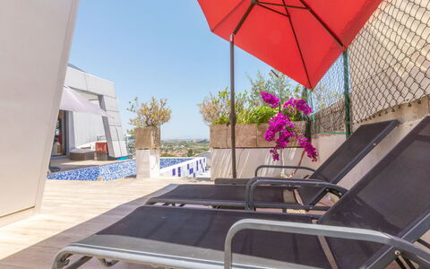 Manuela: Appartement, Piscine, Recours, Conception, Mobilier De Jardin, Hôtel, Plante D'Appartement, Eco Hôtel, Linge