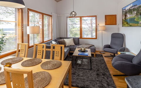 Karhunvartijan Tupa A4: Meubles, Design Intérieur, Sol, Sol, Bois, Canapé, Plafond, Salon, Pièce, Domicile