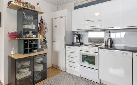 Teerenpesue D 27: Appareil De Cuisine, Cuisine, Meubles, Comptoir, Principaux Appliance, Sol, Design Intérieur, Cabinetry, Électroménager, Bois