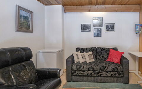 Teerenpesue D 27: Meubles, Canapé, Design Intérieur, Sol, Sol, Bois, Pièce, Plafond, Salon, Cadre