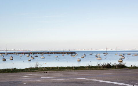 L'Ange Oliver: Horizon, Mer, Bateau, Cotiers Et Relief Océaniques, Navire, Côte, Océan, Rive, Plage, Bateaux Et Nautique - Materiel Et Fournitures