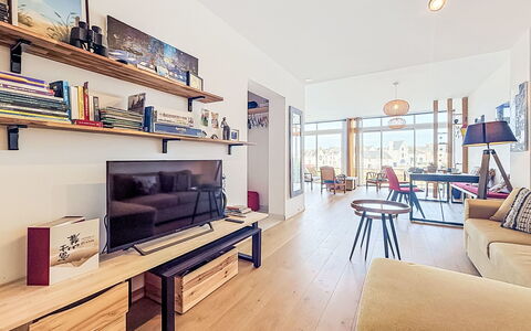 Sombreuil: Meubles, Design Intérieur, Sol, Sol, Parquet, Bois, Canapé, Plafond, Salon, Pièce
