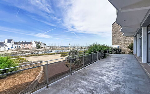 Sombreuil: Béton, Passerelle, Clôture, Balcon, Daylighting