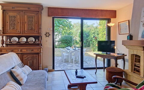 Arceau 3: Meubles, Mobilier De Jardin, Chaise, Jardin, Tache De Bois, Pelouse, Dur, Ombre, Arrière-Cour