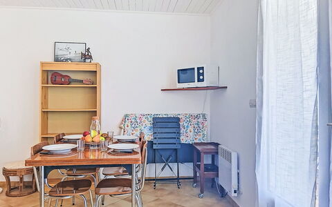 Le Canot: Meubles, Mobilier De Jardin, Chaise, Jardin, Tache De Bois, Pelouse, Dur, Ombre, Arrière-Cour