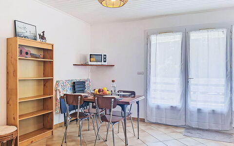 Le Canot: Meubles, Mobilier De Jardin, Chaise, Jardin, Tache De Bois, Pelouse, Dur, Ombre, Arrière-Cour