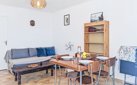 Le Canot: Meubles, Mobilier De Jardin, Chaise, Jardin, Tache De Bois, Pelouse, Dur, Ombre, Arrière-Cour