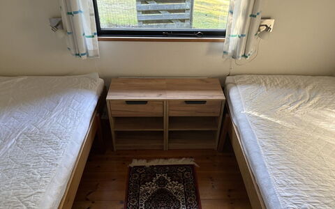 Siggi - 400M from the Sea: Bois, Sol, Sol, Meubles, Tache De Bois, Dur, Lit, Chambre, Cadre De Lit, Lumber
