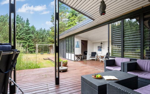 Siggi - 400M from the Sea: Bois, Domicile, Porche, Porte, Meubles, Plate-Forme, Mobilier De Jardin, Ombre, Patio, Dur