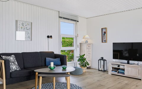 Snioulf - 800M from the Sea: Meubles, Sol, Design Intérieur, Sol, Bois, Salon, Canapé, Parquet, Domicile, Pièce