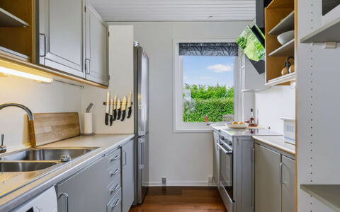 Snioulf - 800M from the Sea: Cuisine, Appareil De Cuisine, Principaux Appliance, Comptoir, Design Intérieur, Bois, Sol, Evier, Meubles, Électroménager