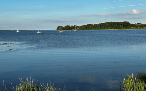 Snioulf - 800M from the Sea: Bleu, L'Eau, Ressources En Eau, Plan D'Eau, Cotiers Et Relief Océaniques, Horizon, Voie Navigable, Côte, Banque, Lac