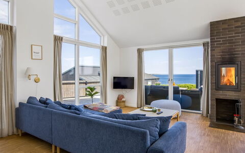 Andriette - 50M from the Sea: Meubles, Canapé, Design Intérieur, Sol, Sol, Domicile, Salon, Plafond, Appartement